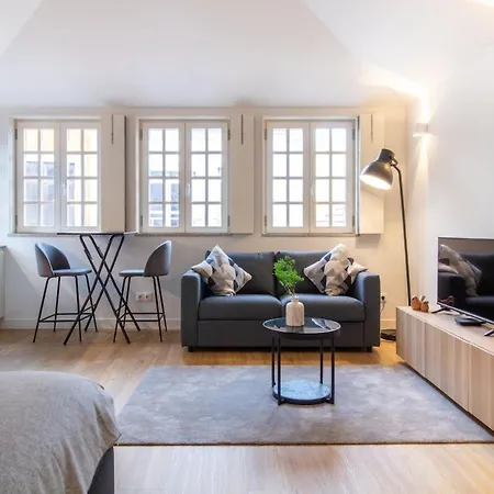 Apartamento Caldeireiros 95 - G Oporto